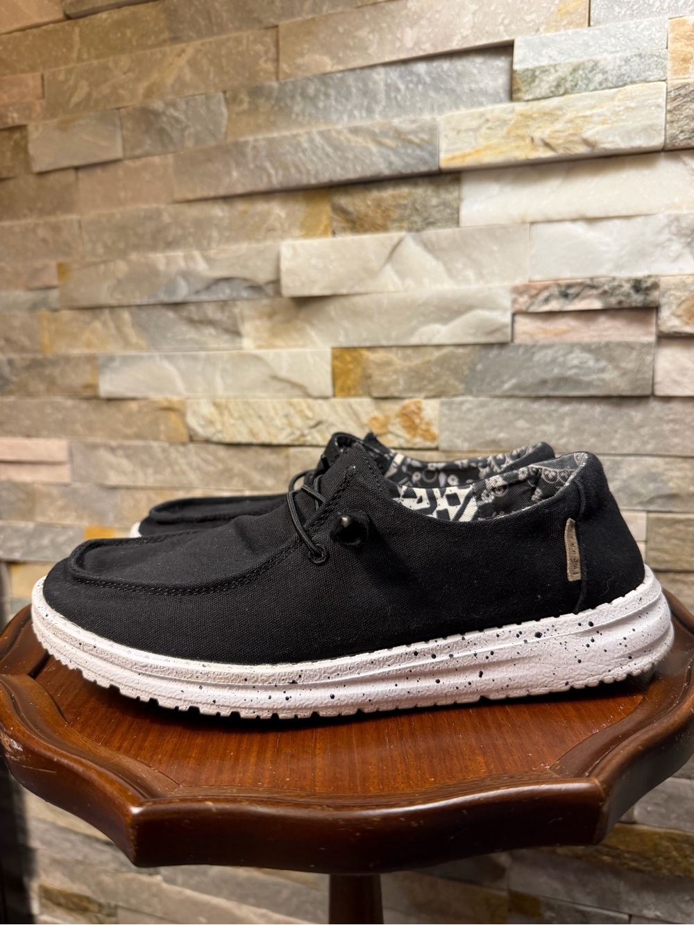 Woman’s Sz 7 Hey Dudes Wendy  Slip-On Black Boat Pool Beach Loafers Shoes EUC